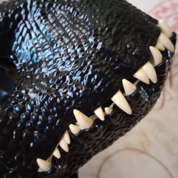 Jurassic World Indoraptor Dinosaur Mask Costume Pretend Play - Picture 5 of 10